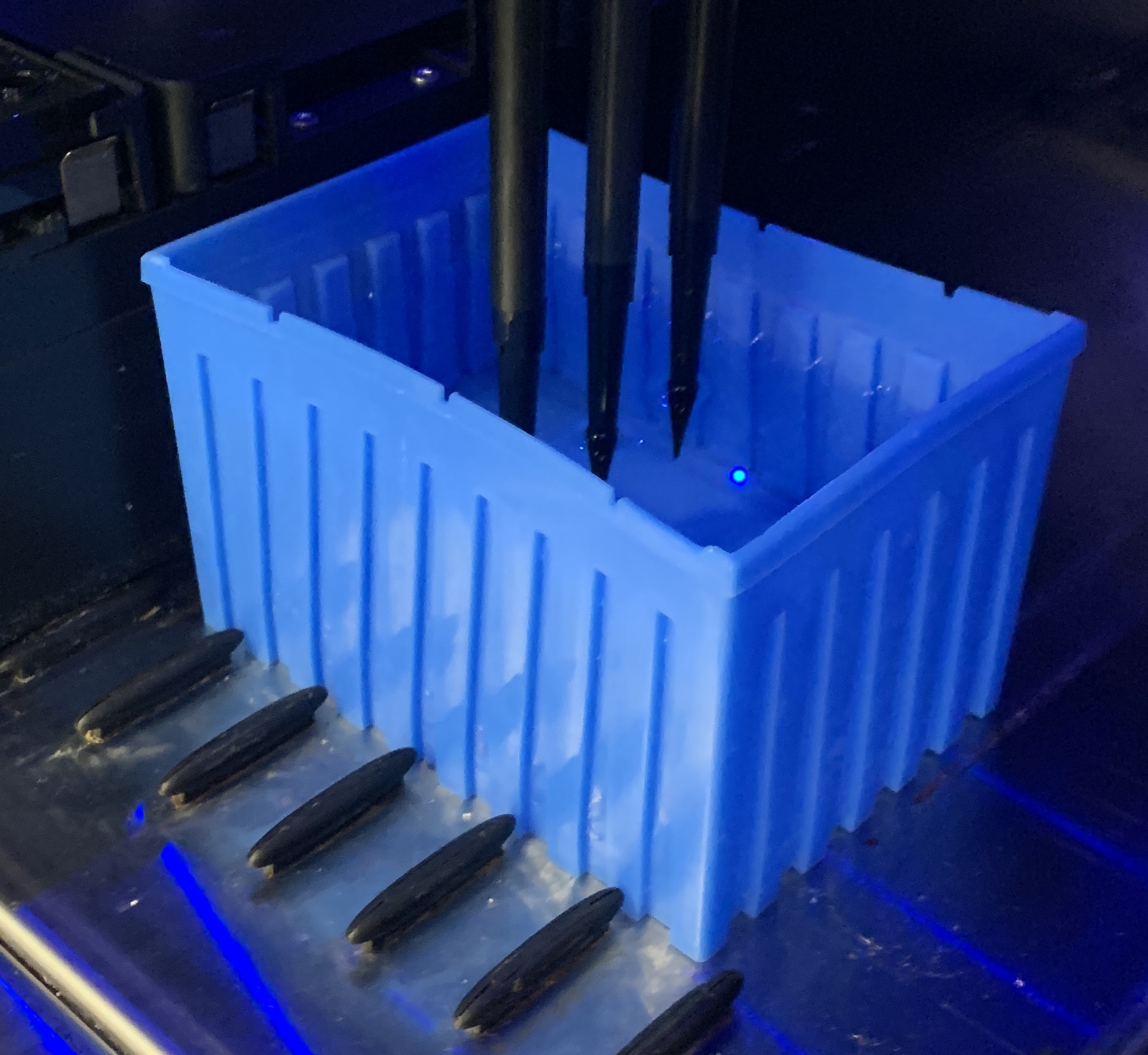 Aspirating from the blue bucket with multiple channels